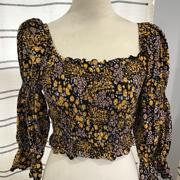 Topshop Women Size 6 Cropped Puff Sleeve Flounce Smocked Blouse Micro Floral - Picture 4 of 11